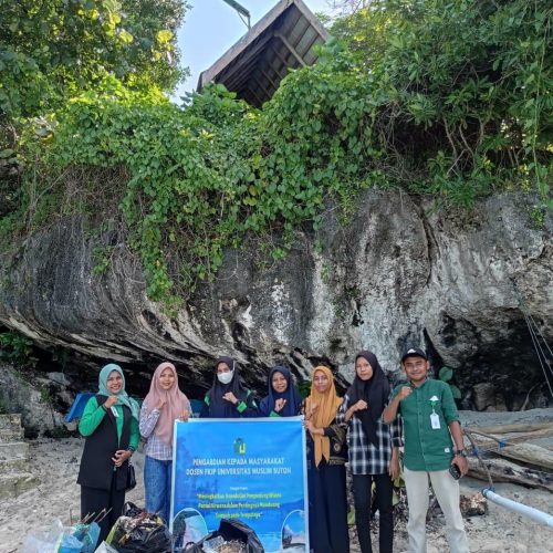 Dosen FKIP Universitas Muslim Buton yakni PS Pendidikan Biologi Dan PS Pendidikan Geografi Melakukan Kolaborasi Melaksanakan PKM (Pengabdian Kepada Masyarakat) Di Kawasan Pantai Nirwana Baubau