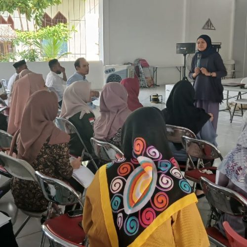 BAHASA MENINGKATKAN PELAYANAN