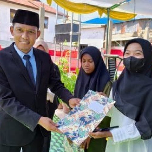 Tiga Mahasiswa UMU Buton Dapat Beasiswa Prestasi
