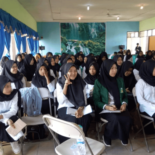 Coaching Clinic Literasi TIK dan Pengembangan Media Pembelajaran Berbasis TIK