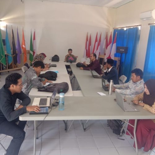 Rapat Persiapan Wisuda Perdana Mahasiswa Universitas Muslim Buton: Sebuah Perayaan Prestasi dan Pencapaian 4 Tahun UMU Buton