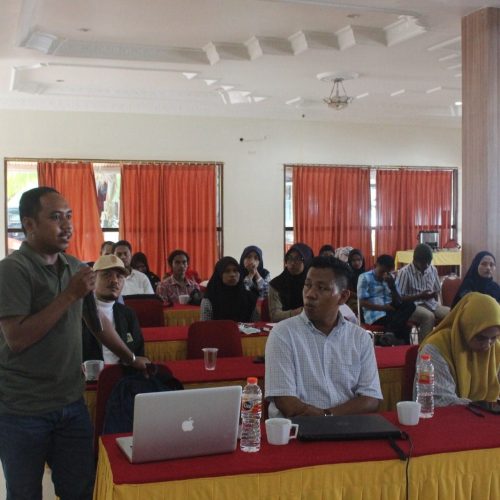 Rektor Dr. H. Sujiton  Luncurkan Program Rumah Klinik Entrepreneur UMU Buton
